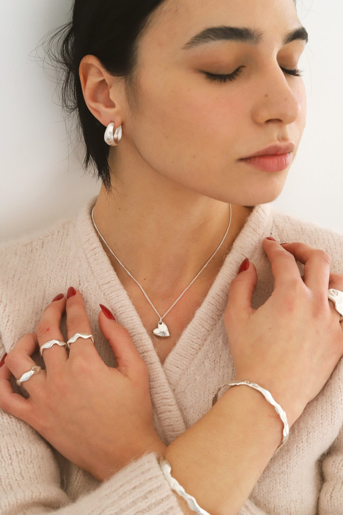 GILI NECKLACE