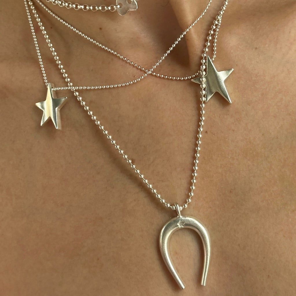 HORSESHOE NECKLACE