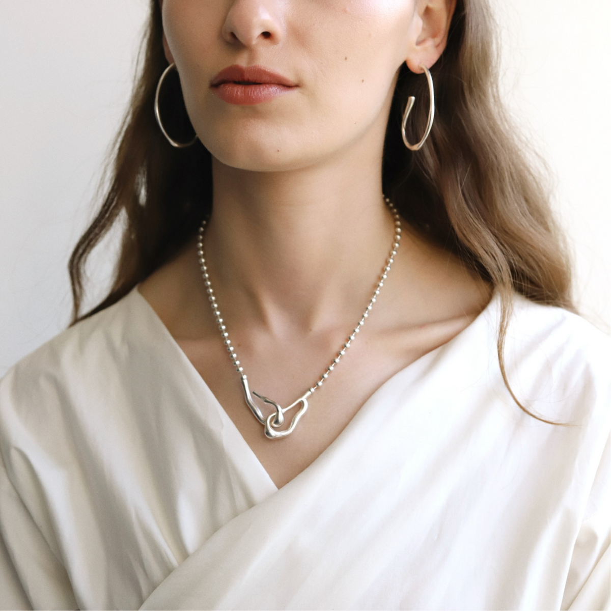 LOLA NECKLACE