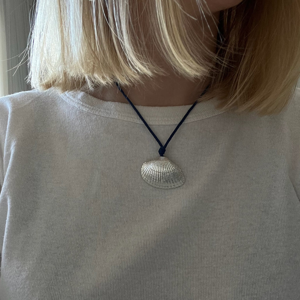 AVIA NECKLACE