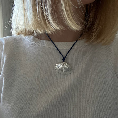 AVIA NECKLACE