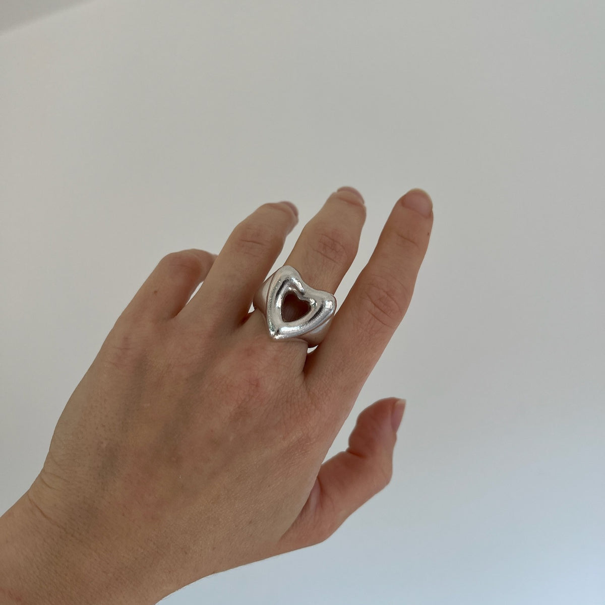 LEV RING