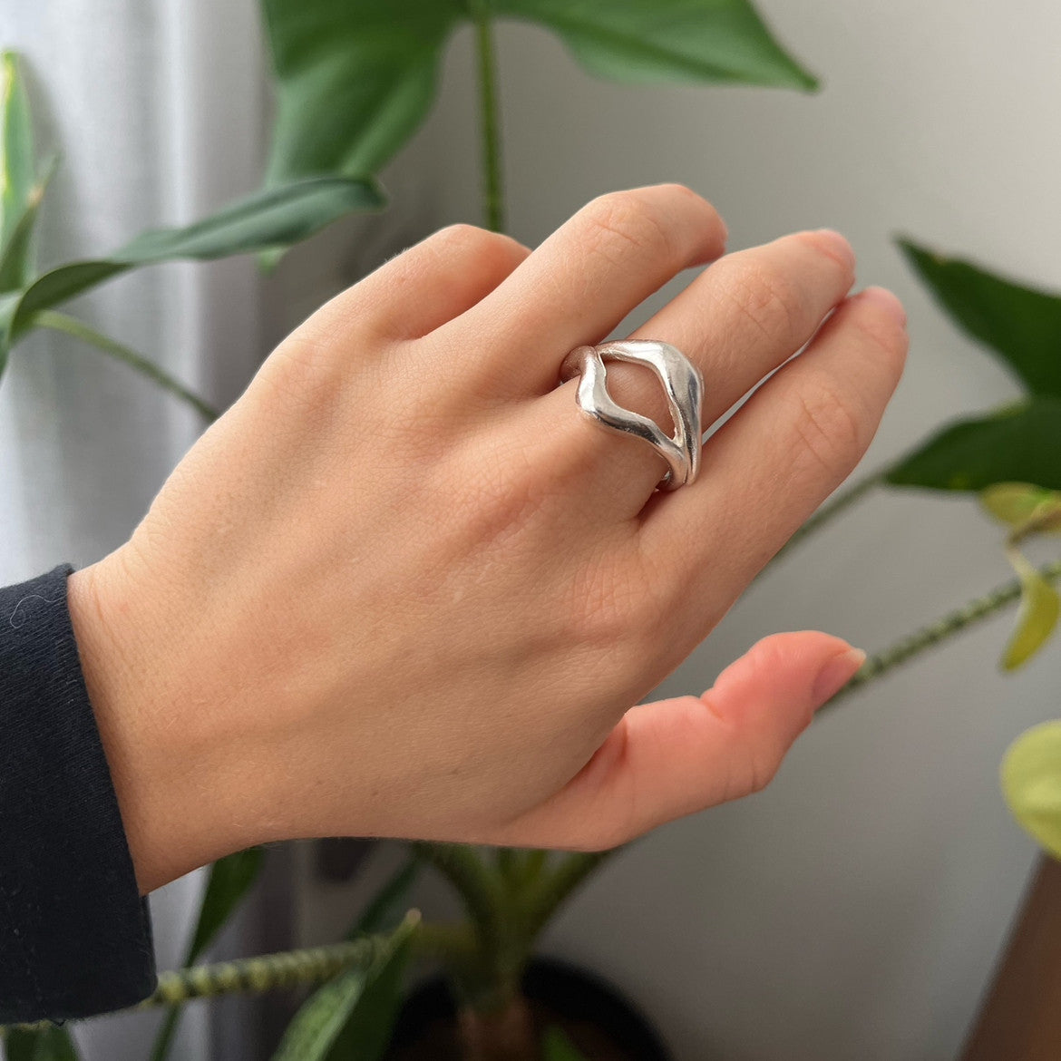 VIVI RING