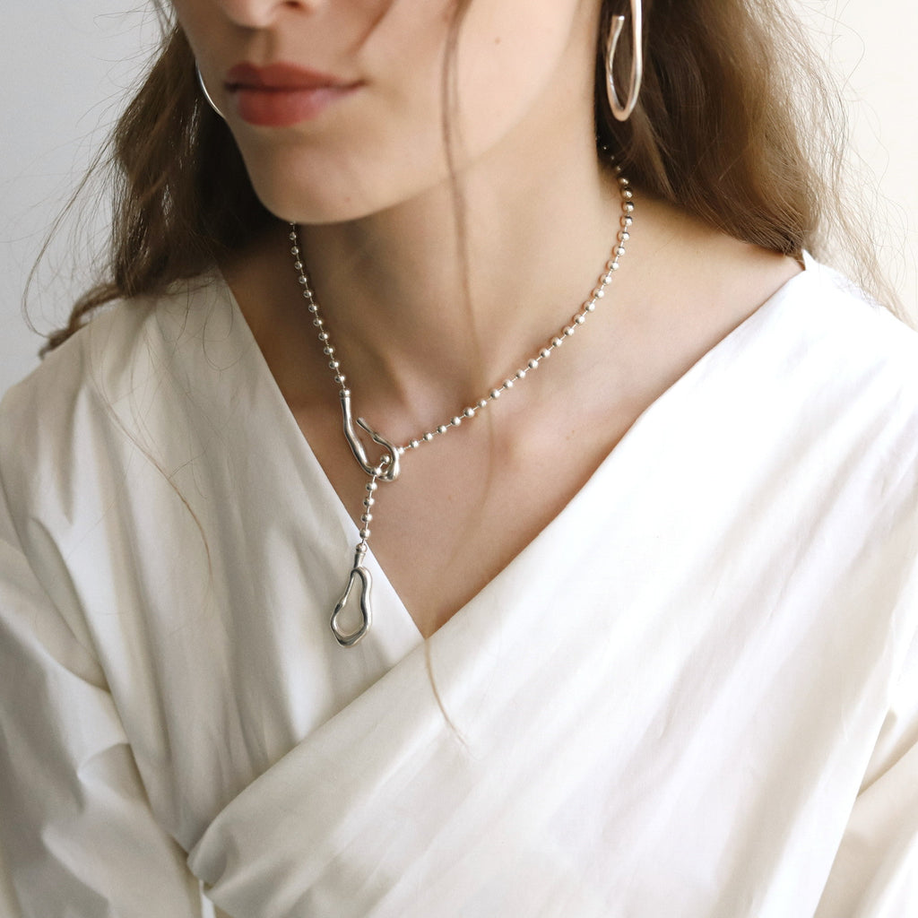 LOLA NECKLACE