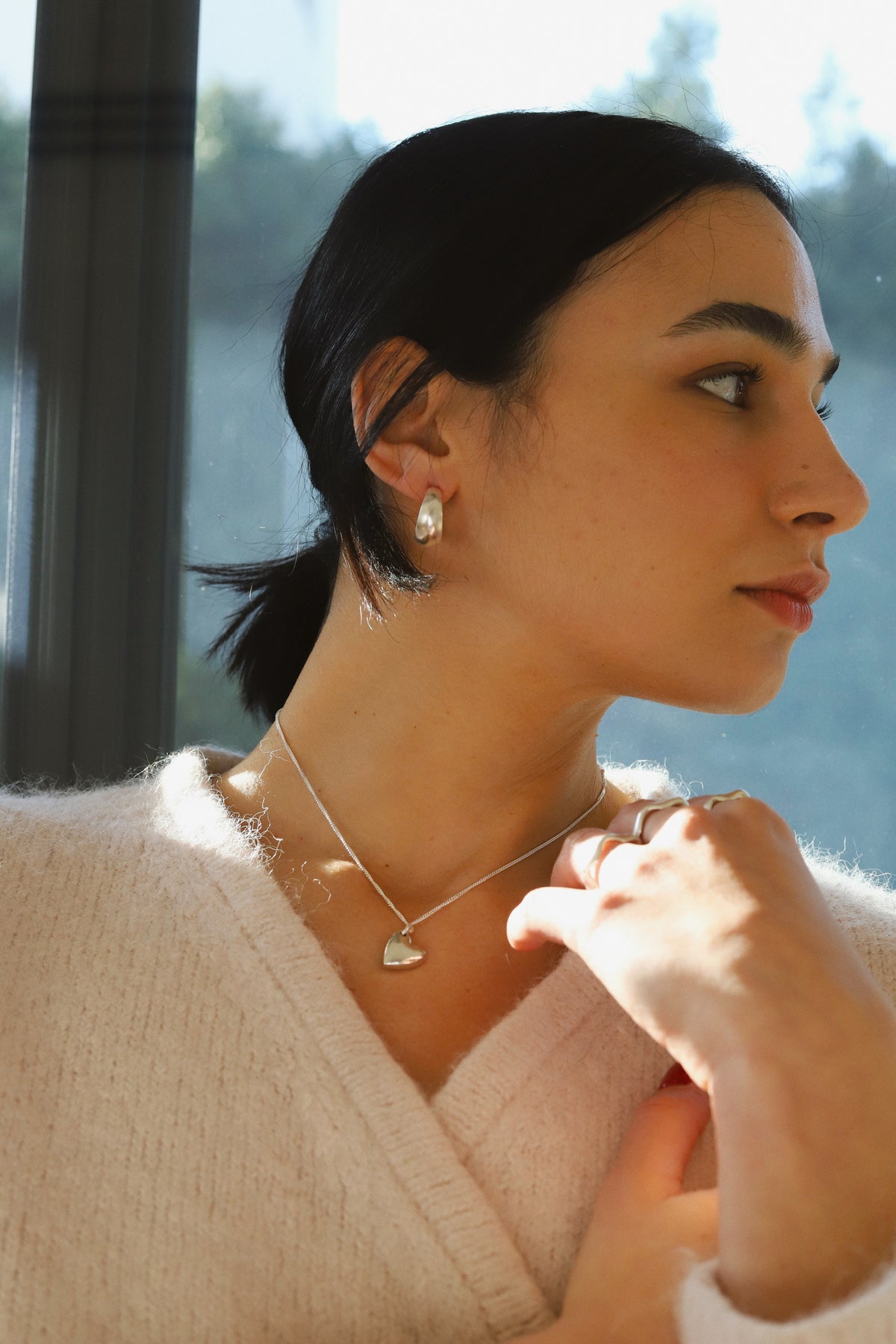 GILI NECKLACE